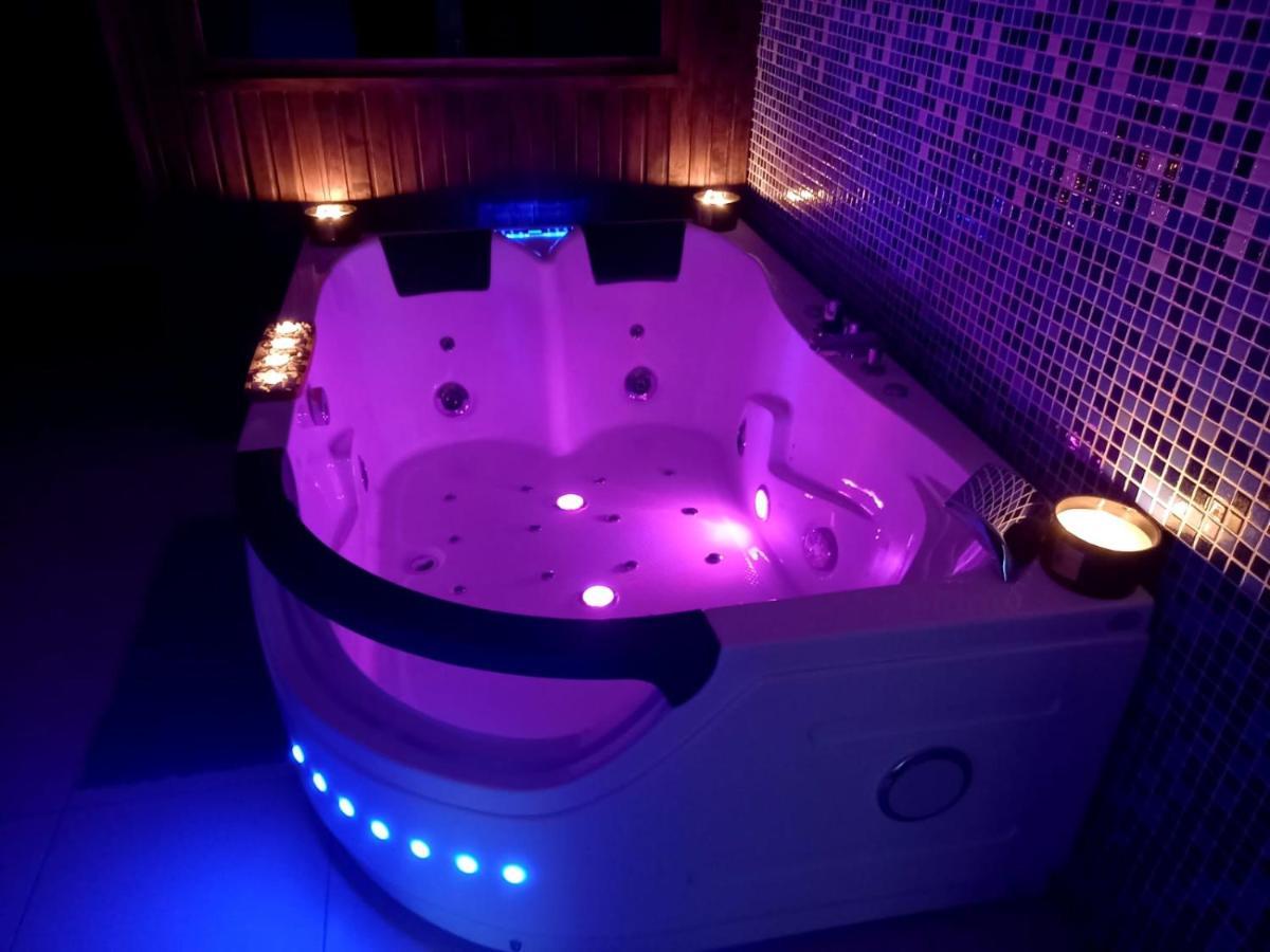 Skyhouse Riga Amazing Penthouse And Spa Ngoại thất bức ảnh